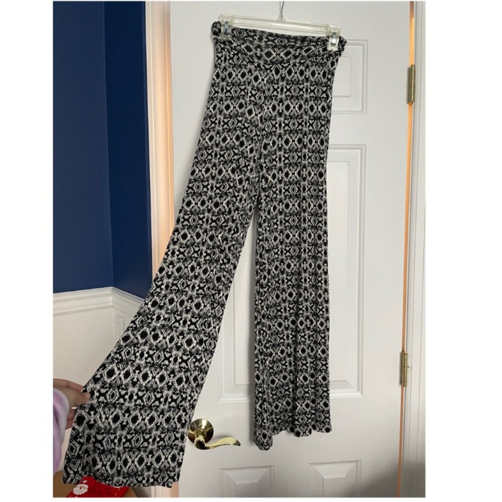 Flowy Pants - Picture 2 of 3
